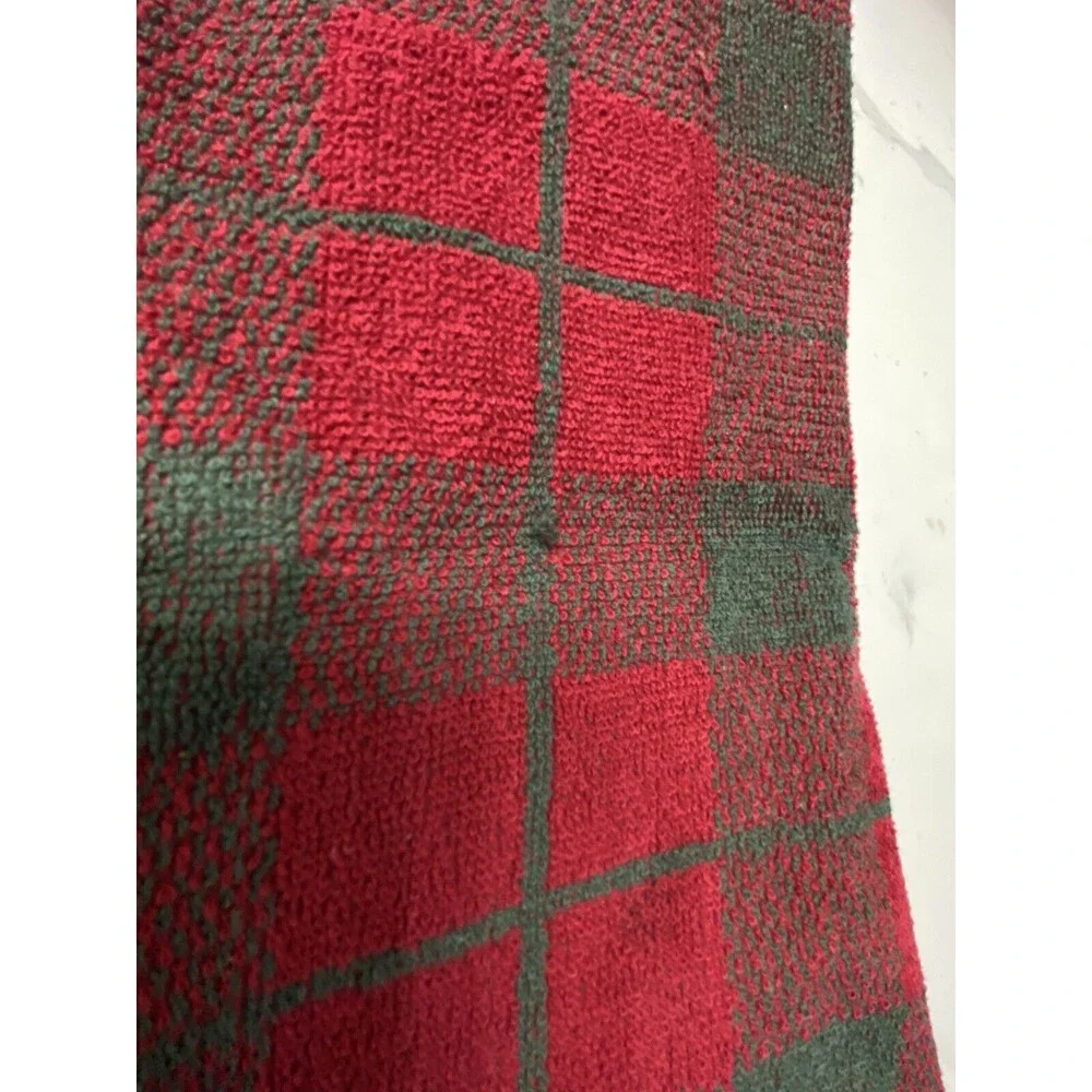 Kohls Christmas Holly 2 PC Set Hand Towels Red Green Plaid Winter 100% Cotton